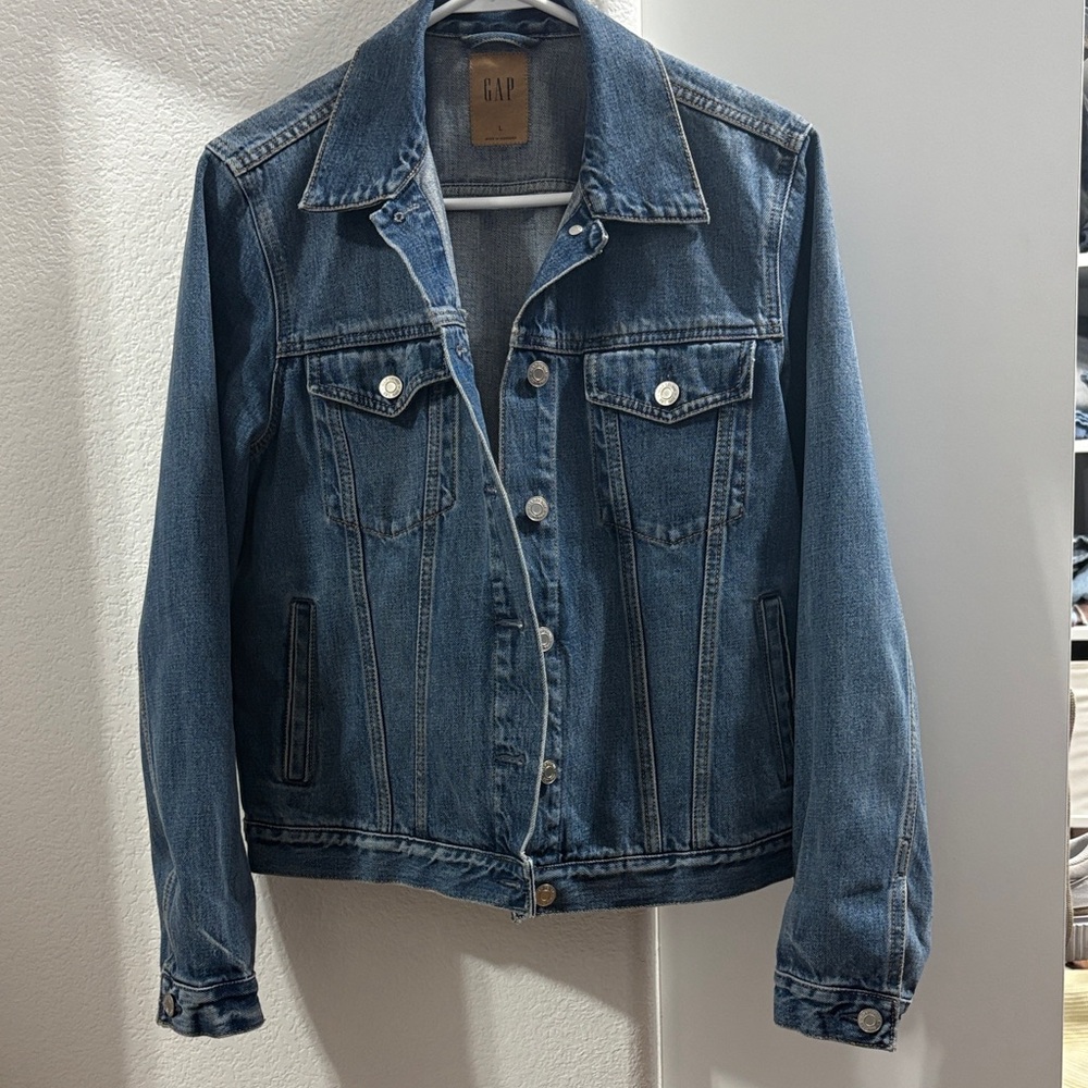 GAP Icon Denim Jacket - Size Large